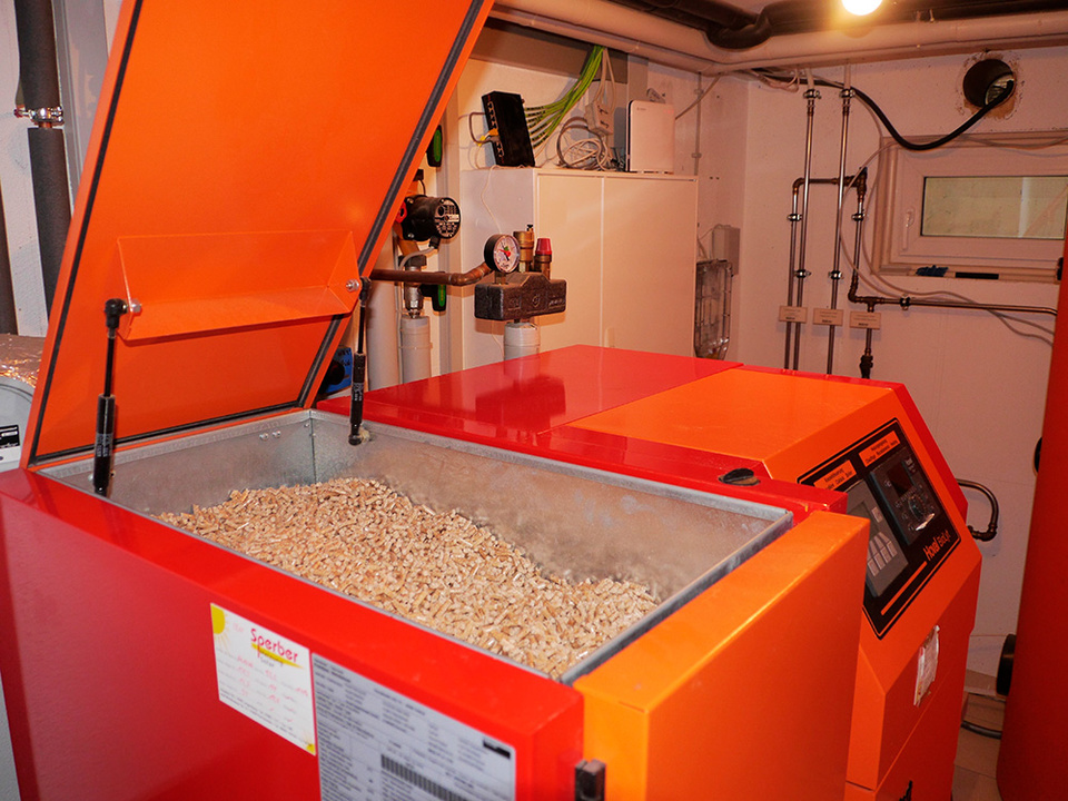 Palletheizung2 bei Elektrotechnik Barth in Ebern